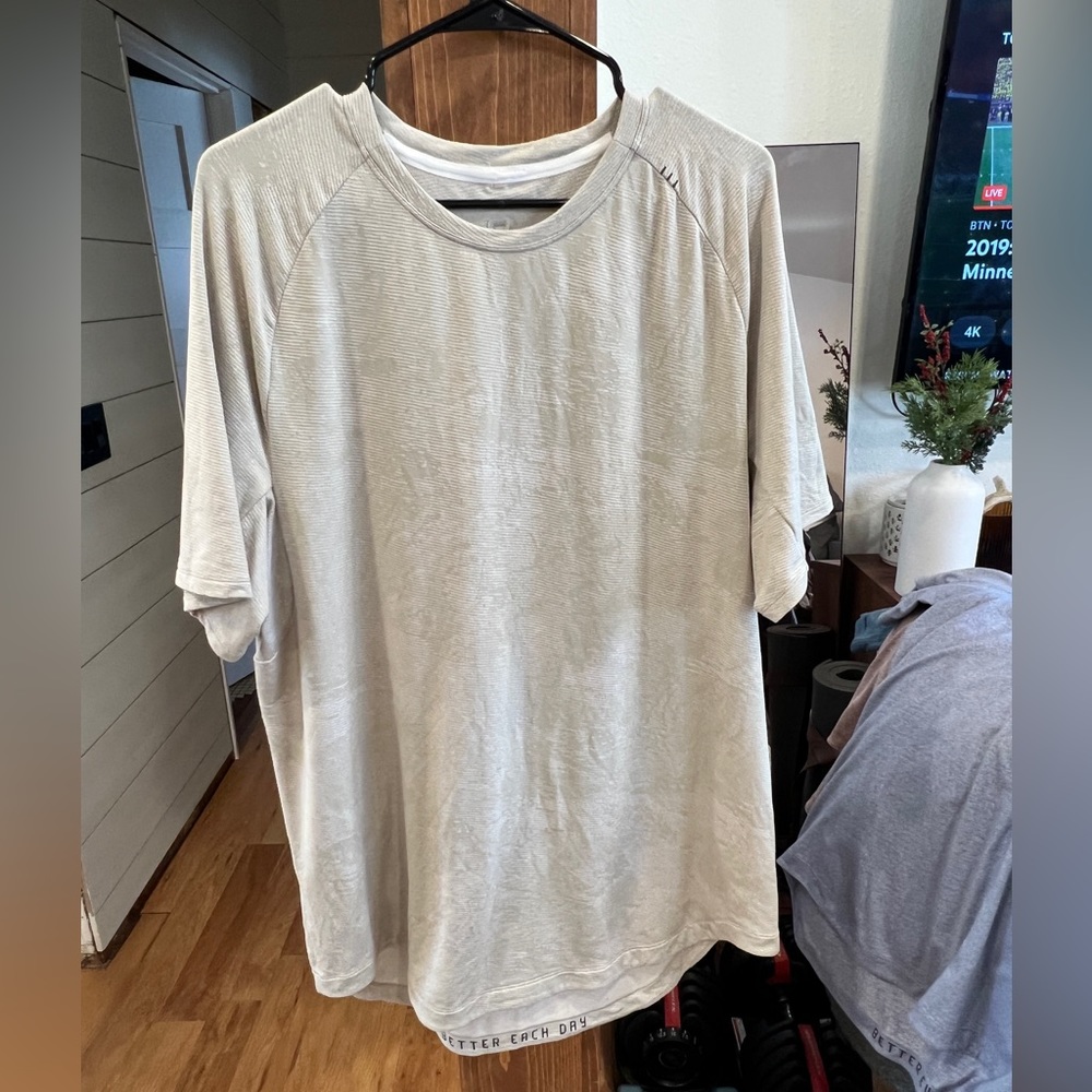 Drysense T-Shirt. Marble off white color.